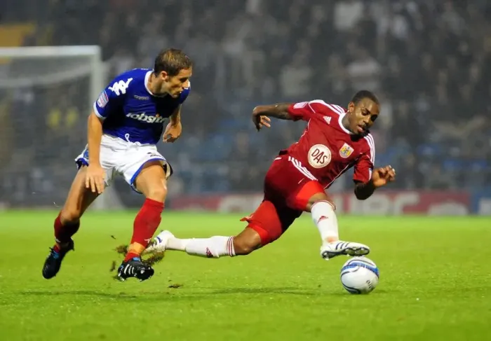 Framed Print : Bristol City's Danny Rose Fouled by Michael Brown in Portsmouth vs. Bristol City Championship Match, September 2010 Framed Print : Bristol City's Danny Rose Fouled by Michael Brown in Portsmouth vs. Bristol City Championship Match, September 2010