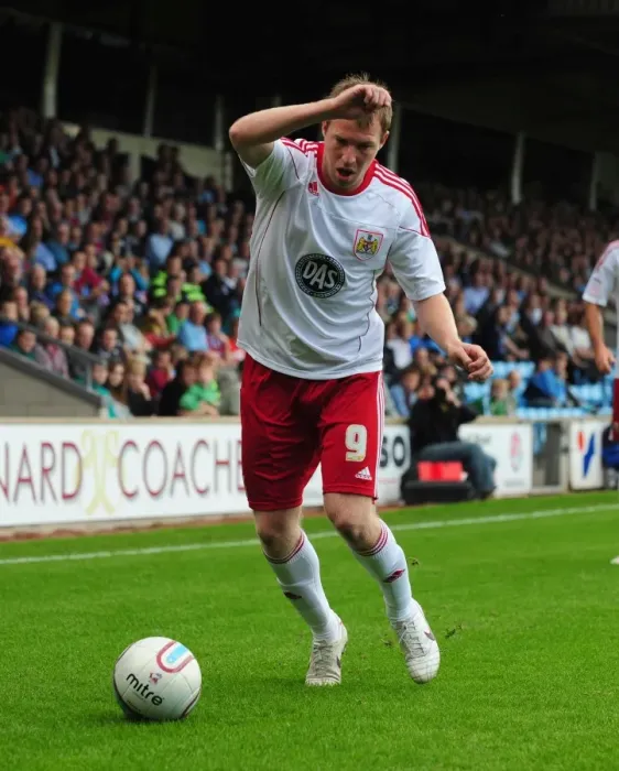 Framed Print : Bristol City's David Clarkson in Action against Scunthorpe United, Championship Match, September 11, 2010