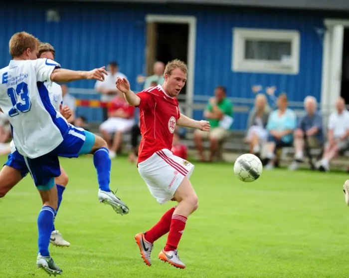 Framed Print : Bristol Citys David Clarkson scores with a near post volley Framed Print : Bristol Citys David Clarkson scores with a near post volley
