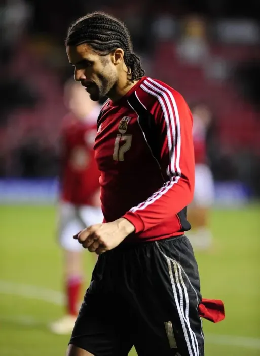 Framed Print : Bristol City's David James: Red-Carded in Championship Showdown against Middlesbrough (15 / 01 / 2011) Framed Print : Bristol City's David James: Red-Carded in Championship Showdown against Middlesbrough (15 / 01 / 2011)