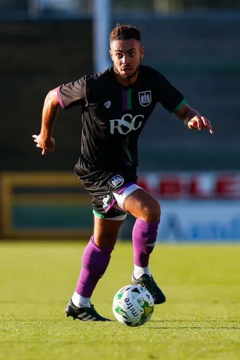 Framed Print : Bristol City's Derrick Williams in Action against Yeovil Town, 2015 Framed Print : Bristol City's Derrick Williams in Action against Yeovil Town, 2015