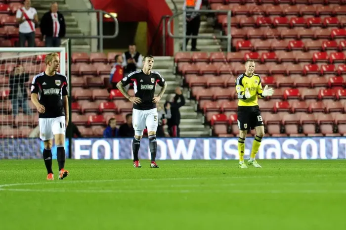 Framed Print : Bristol City's Elliott Parish Rallies Team After Falling Behind vs. Southampton