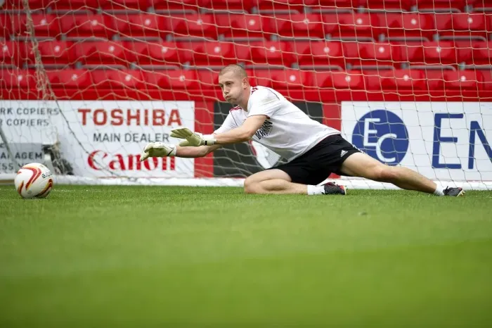 Framed Print : Bristol City's Frank Fielding in Action at Pre-Season Friendly Against Bournemouth (2013) Framed Print : Bristol City's Frank Fielding in Action at Pre-Season Friendly Against Bournemouth (2013)