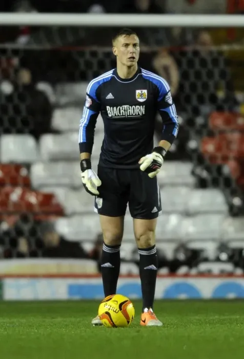 Framed Print : Bristol City's Frank Fielding Saves the Day: Goalkeeping Heroics in Bristol City vs Coventry City (04 / 02 / 2014)