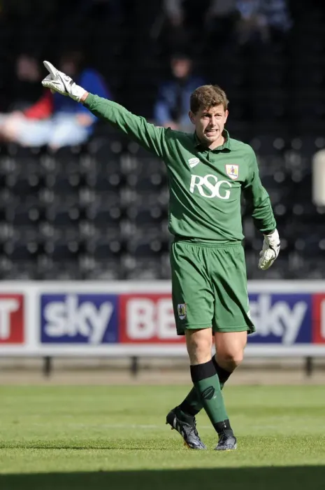 Framed Print : Bristol City's Frank Fielding Saves the Day: Notts County vs. Bristol City, 2014 Framed Print : Bristol City's Frank Fielding Saves the Day: Notts County vs. Bristol City, 2014