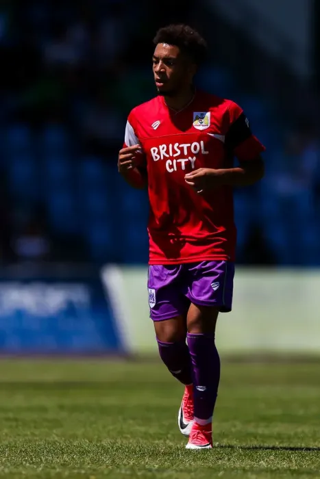 Framed Print : Bristol City's Freddie Hinds in Action against Guernsey FC, Pre-season Friendly, 2017 Framed Print : Bristol City's Freddie Hinds in Action against Guernsey FC, Pre-season Friendly, 2017