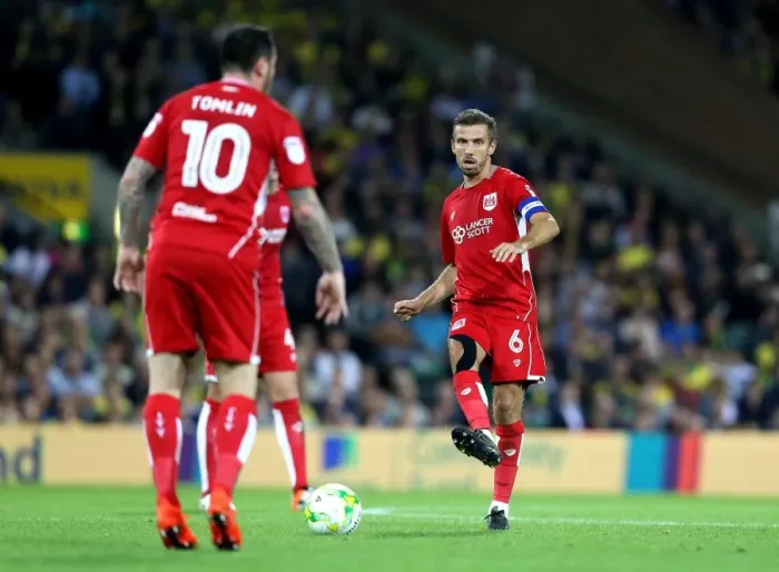 Framed Print : Bristol City's Gary O'Neil and Lee Tomlin in Action against Norwich City, Sky Bet Championship 2016 Framed Print : Bristol City's Gary O'Neil and Lee Tomlin in Action against Norwich City, Sky Bet Championship 2016