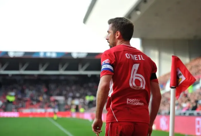 Framed Print : Bristol City's Gary O'Neil Readies for Corner Kick Against Blackburn Rovers at Ashton Gate Stadium Framed Print : Bristol City's Gary O'Neil Readies for Corner Kick Against Blackburn Rovers at Ashton Gate Stadium
