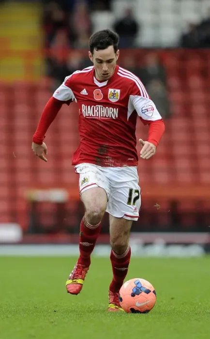 Framed Print : Bristol City's Greg Cunningham in Action during FA Cup First Round against Dagenham and Redbridge at Ashton Gate Framed Print : Bristol City's Greg Cunningham in Action during FA Cup First Round against Dagenham and Redbridge at Ashton Gate
