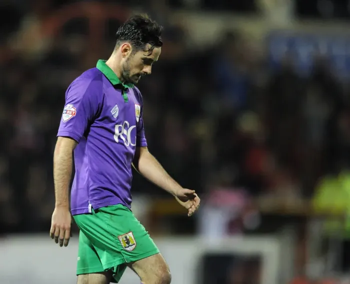 Framed Print : Bristol City's Greg Cunningham Looks Disappointed After Swindon Town Defeat Framed Print : Bristol City's Greg Cunningham Looks Disappointed After Swindon Town Defeat