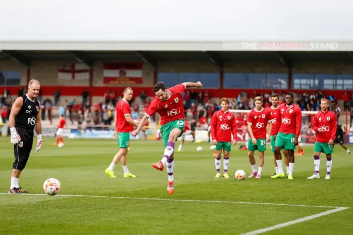 Framed Print : Bristol City's Greg Cunningham Prepares for Fleetwood Town Showdown Framed Print : Bristol City's Greg Cunningham Prepares for Fleetwood Town Showdown