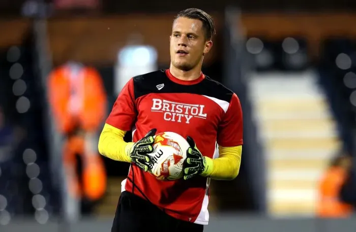 Framed Print : Bristol City's Ivan Lucic Warming Up Ahead of Fulham EFL Cup Clash Framed Print : Bristol City's Ivan Lucic Warming Up Ahead of Fulham EFL Cup Clash