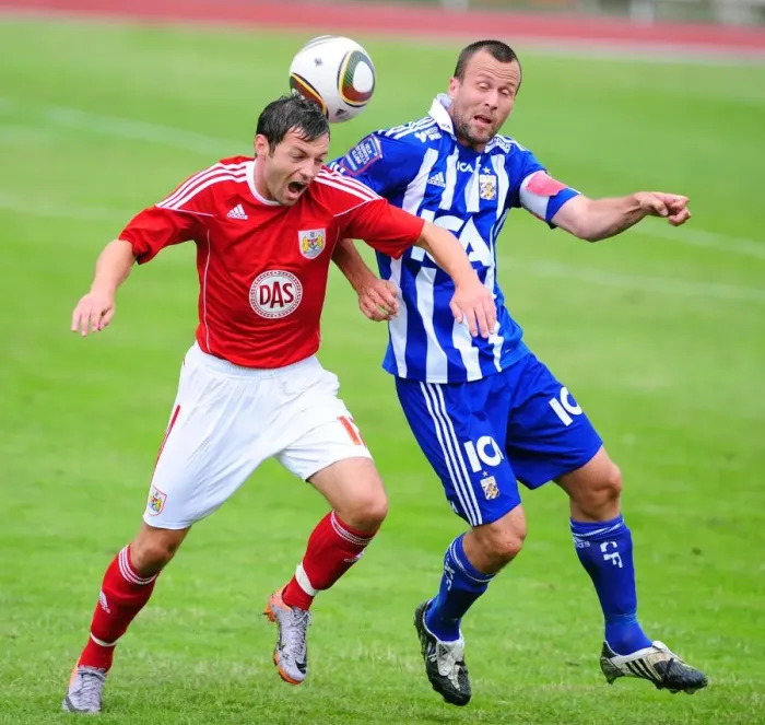 Framed Print : Bristol Citys Ivan Sproule battles for the ball Framed Print : Bristol Citys Ivan Sproule battles for the ball