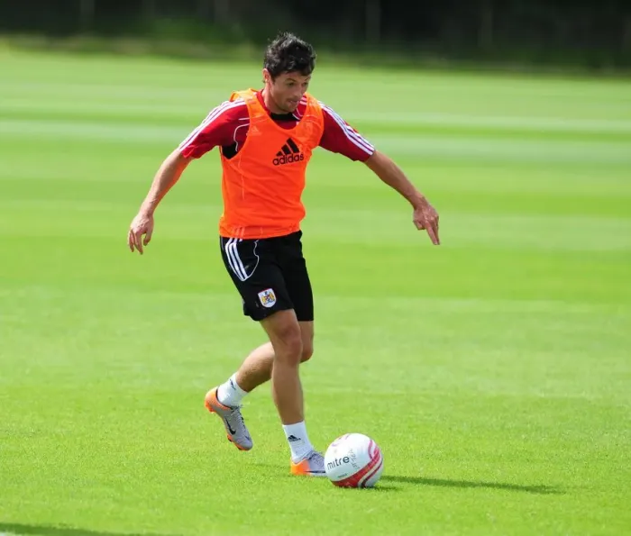 Framed Print : Bristol City's Ivan Sproule in Pre-Season Training Focus