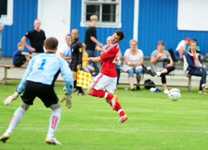 Framed Print : Bristol Citys Ivan Sproules back heel cross sets up Bristol Citys John Akinde to score Framed Print : Bristol Citys Ivan Sproules back heel cross sets up Bristol Citys John Akinde to score