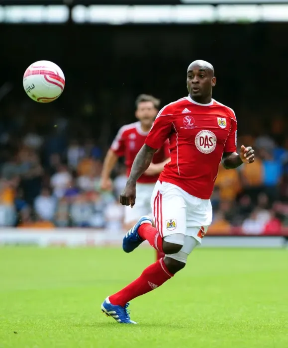 Framed Print : Bristol City's Jamal Campbell-Ryce in Action against Hull City (Championship Match, May 7, 2011, Ashton Gate Stadium) Framed Print : Bristol City's Jamal Campbell-Ryce in Action against Hull City (Championship Match, May 7, 2011, Ashton Gate Stadium)
