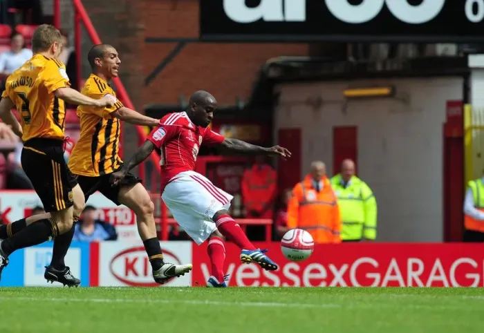 Framed Print : Bristol City's Jamal Campbell-Ryce Scores the Third Goal Against Hull City in Championship Match at Ashton Gate Stadium (07 / 05 / 2011)