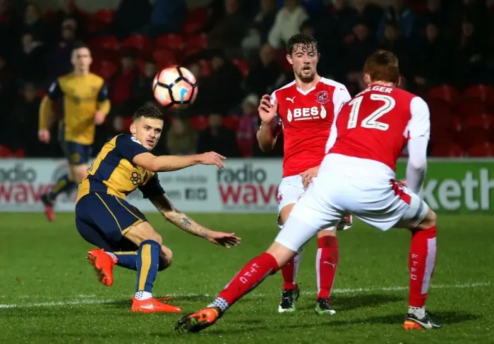Framed Print : Bristol City's Jamie Paterson Fires Determined Shot at Fleetwood Town in FA Cup Replay Framed Print : Bristol City's Jamie Paterson Fires Determined Shot at Fleetwood Town in FA Cup Replay