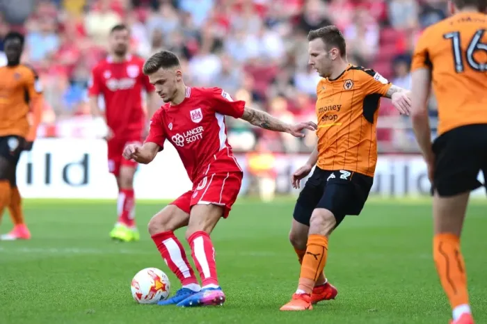 Framed Print : Bristol City's Jamie Paterson Retains Possession Amidst Wolves Challenge (Bristol City v Wolverhampton Wanderers, Sky Bet Championship)