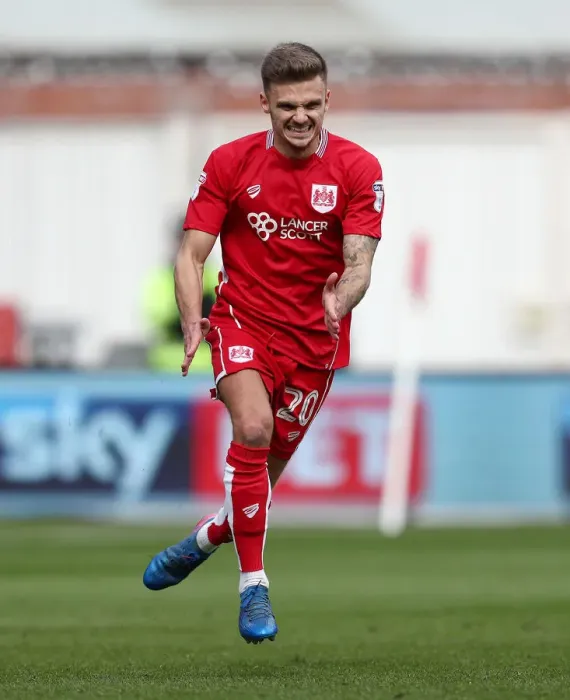 Framed Print : Bristol City's Jamie Paterson Scores Thrilling Goal Against Queens Park Rangers in Sky Bet Championship Match