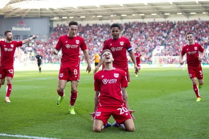 Framed Print : Bristol City's Jamie Paterson Scores Thrilling Goal Against Wolverhampton Wanderers in Sky Bet Championship Match