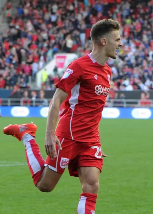 Framed Print : Bristol City's Jamie Paterson Scores the Winner: Bristol City vs. Nottingham Forest, Sky Bet Championship (October 1, 2016)