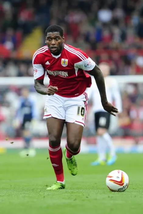 Framed Print : Bristol City's Jay Emmanuel-Thomas in Action against Colchester United, Sky Bet League One, Ashton Gate, September 2013