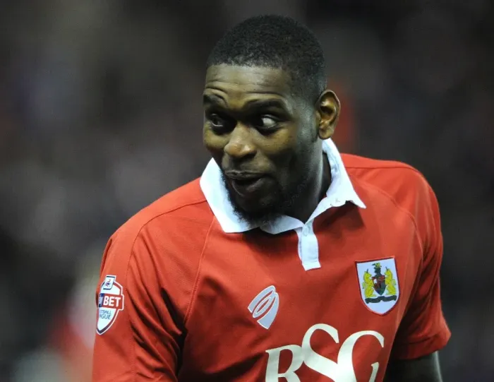 Framed Print : Bristol City's Jay Emmanuel-Thomas in Action against Gillingham, Johnstone's Paint Trophy, 2015