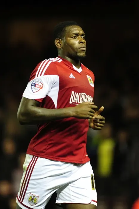 Framed Print : Bristol City's Jay Emmanuel-Thomas in Action Against Shrewsbury Town at Ashton Gate, September 13, 2013 - Football Match