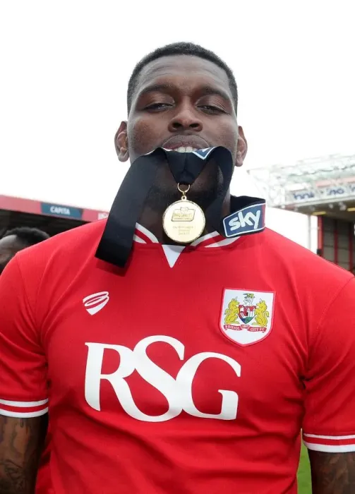 Framed Print : Bristol City's Jay Emmanuel-Thomas in Action Against Walsall, Sky Bet League One, May 2015 Framed Print : Bristol City's Jay Emmanuel-Thomas in Action Against Walsall, Sky Bet League One, May 2015