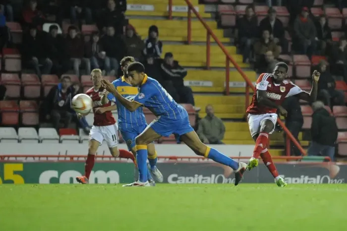 Framed Print : Bristol City's Jay Emmanuel-Thomas Goes for Glory Against Shrewsbury Town, 17 September 2013