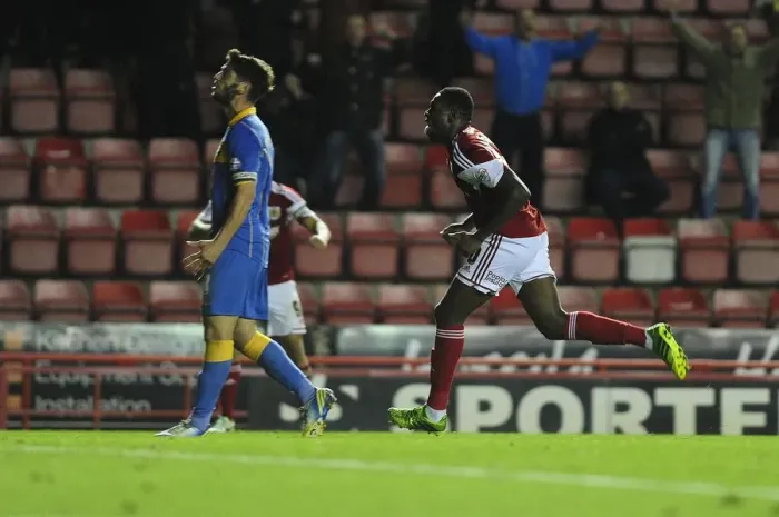 Framed Print : Bristol City's Jay Emmanuel-Thomas Scores Dramatic Goal Against Shrewsbury Town Framed Print : Bristol City's Jay Emmanuel-Thomas Scores Dramatic Goal Against Shrewsbury Town