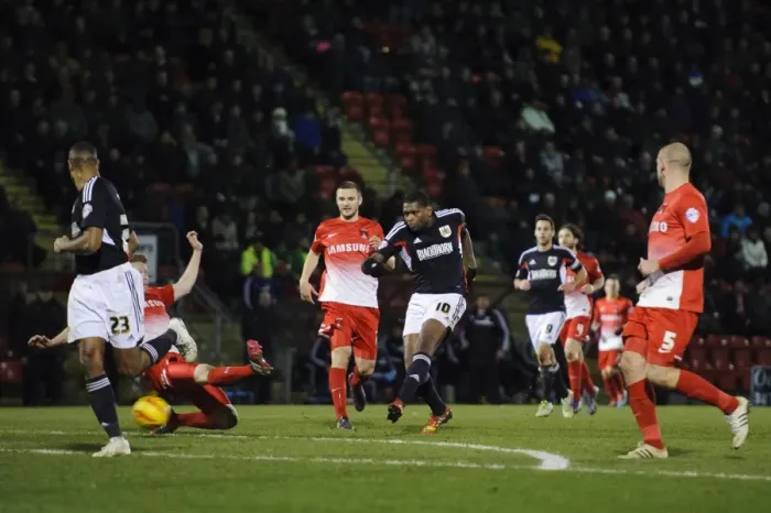 Framed Print : Bristol City's Jay Emmanuel-Thomas Scores at Leyton Orient, February 11, 2014 Framed Print : Bristol City's Jay Emmanuel-Thomas Scores at Leyton Orient, February 11, 2014
