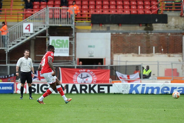 Bristol City's Jay Emmanuel-Thomas Scores Penalty Against Walsall in Sky Bet League One (03 / 05 / 2015)