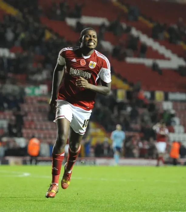 Framed Print : Bristol City's Jay Emmanuel-Thomas Scores Second Goal vs Dagenham and Redbridge in FA Cup