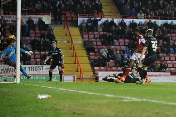 Framed Print : Bristol City's Jay Emmanuel-Thomas Scores the Winning Goal Against Stevenage in Sky Bet League One Framed Print : Bristol City's Jay Emmanuel-Thomas Scores the Winning Goal Against Stevenage in Sky Bet League One