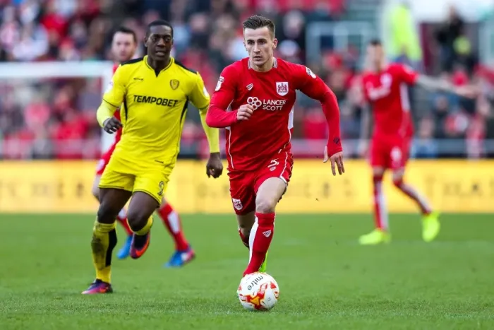 Framed Print : Bristol City's Joe Bryan in Action against Burton Albion, Sky Bet EFL Championship Framed Print : Bristol City's Joe Bryan in Action against Burton Albion, Sky Bet EFL Championship