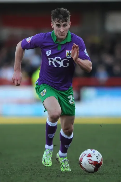Framed Print : Bristol City's Joe Bryan in Action at Crawley Town's Broadfield Stadium, Sky Bet League One, March 7, 2015