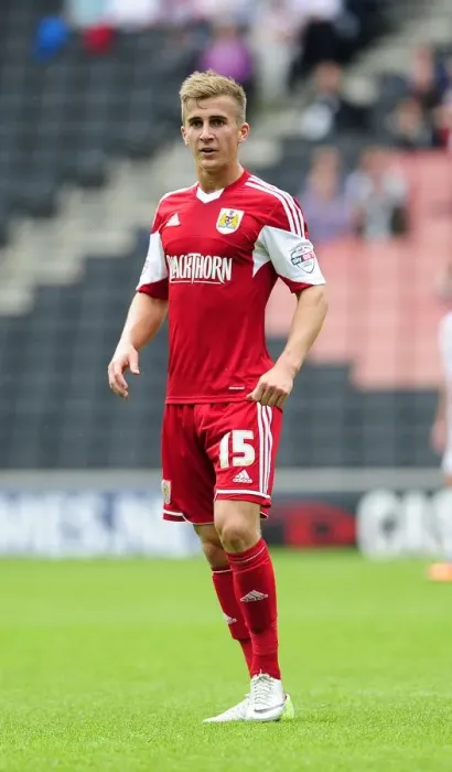 Framed Print : Bristol City's Joe Bryan in Action Against Milton Keynes Dons, Sky Bet League One, 2013