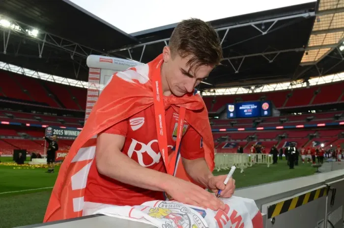 Framed Print : Bristol City's Joe Bryan Celebrates Johnstone's Paint Trophy Victory with Autograph Signing at Wembley Stadium Framed Print : Bristol City's Joe Bryan Celebrates Johnstone's Paint Trophy Victory with Autograph Signing at Wembley Stadium