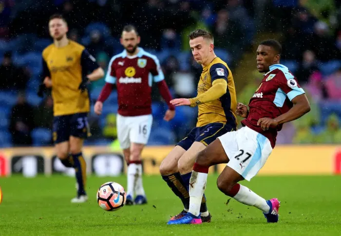 Framed Print : Bristol City's Joe Bryan Challenges Tendayi Darikwa of Burnley in FA Cup Clash at Turf Moor (January 2017) Framed Print : Bristol City's Joe Bryan Challenges Tendayi Darikwa of Burnley in FA Cup Clash at Turf Moor (January 2017)