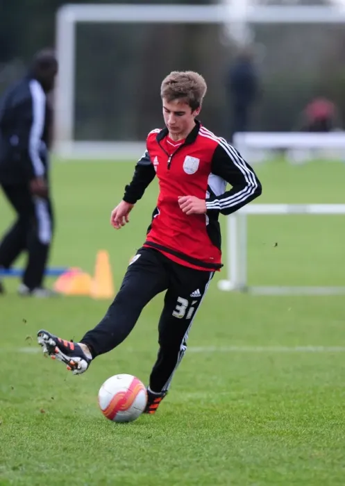 Framed Print : Bristol City's Joe Bryan in Deep Focus during Training