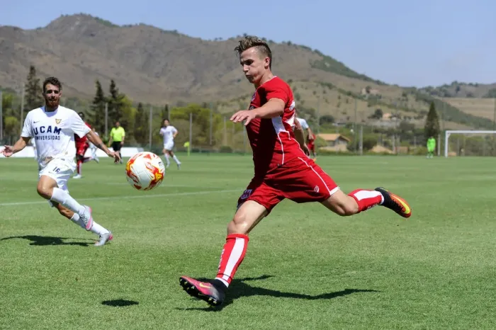 Framed Print : Bristol City's Joe Bryan Readies for Cross in Pre-Season Friendly Against UCAM Framed Print : Bristol City's Joe Bryan Readies for Cross in Pre-Season Friendly Against UCAM