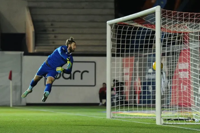 Framed Print : Bristol City's Joe Bryan Scores the Dramatic Winning Goal in Sky Bet League One