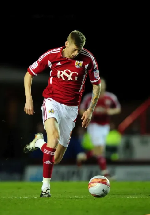Framed Print : Bristol City's Jon Stead in Action at Ashton Gate Stadium (2012) - Football Match vs. Watford