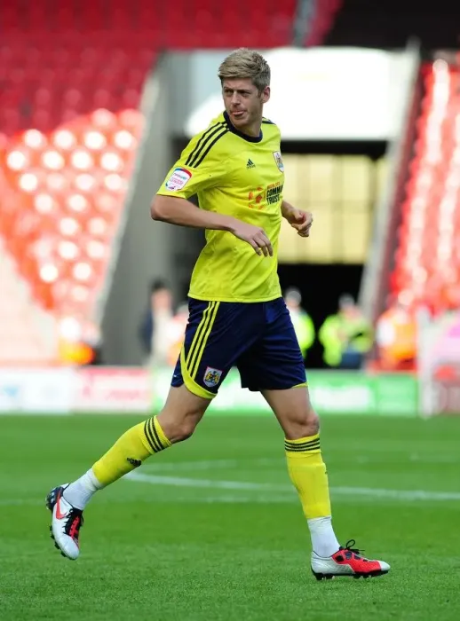 Framed Print : Bristol City's Jon Stead in Action against Doncaster Rovers in League Cup Clash - 27 / 08 / 2011 Framed Print : Bristol City's Jon Stead in Action against Doncaster Rovers in League Cup Clash - 27 / 08 / 2011
