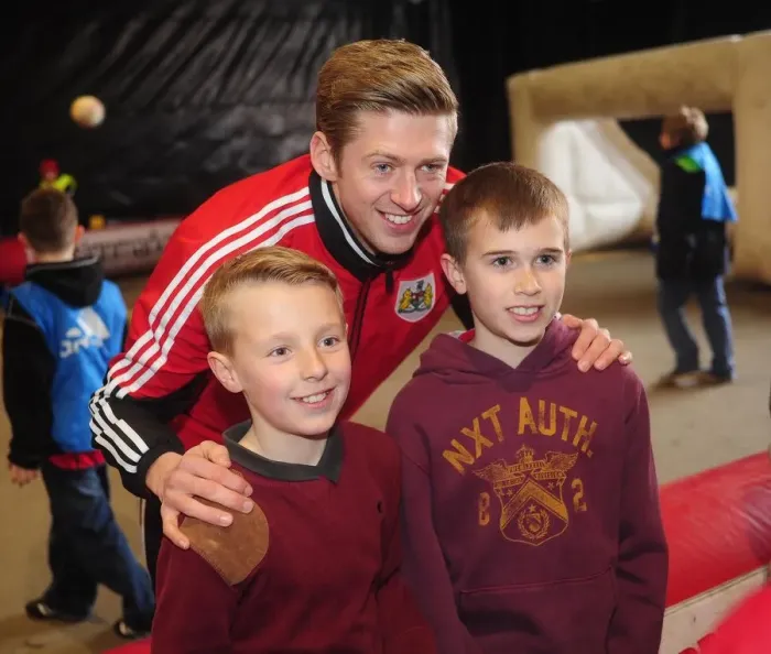 Framed Print : Bristol City's Jon Stead at Ashton Gate: Pre-Match Training Ahead of Bristol City V Sheffield Wednesday (Npower Championship)