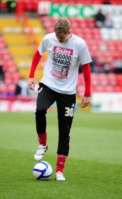 Framed Print : Bristol City's Jon Stead Promotes £50, 000 Reward for Joanna Yeates Killer in FA Cup Match Against Sheffield Wednesday