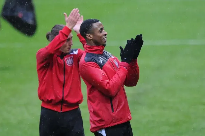Framed Print : Bristol City's Jonathan Kodjia Applauding Fans Amidst Huddersfield Rivalry (12 / 12 / 2015) Framed Print : Bristol City's Jonathan Kodjia Applauding Fans Amidst Huddersfield Rivalry (12 / 12 / 2015)
