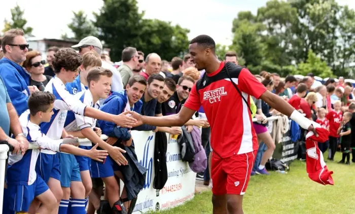 Framed Print : Bristol City's Jonathan Kodjia Celebrates with Fans after Pre-season Win over Hengrove Athletic